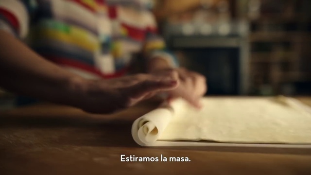 Video Reference: Wood, Gesture, Finger, Hardwood, Wrist, Comfort, Publication, Thumb, Human leg, Nail