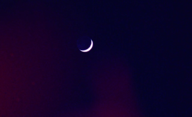 Video Reference: Atmosphere, Crescent, Sky, Moon, Astronomical object, Electric blue, Midnight, Moonlight, Event, Symbol