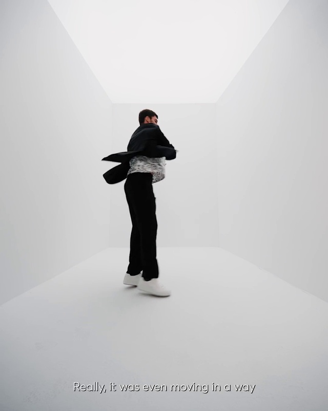 Video Reference: Sleeve, Gesture, Flash photography, Landscape, Art, Shadow, Aeolian landform, Fashion design, Formal wear, Slope