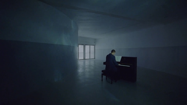 Video Reference: Sky, Flooring, Piano, Chair, Cloud, Pianist, Event, Art, Darkness, Sitting