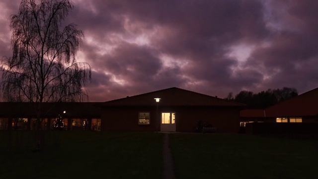 Video Reference: Cloud, Sky, Atmosphere, Building, Plant, Window, Tree, House, Cumulus, Tints and shades