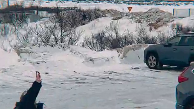 Video Reference: Wheel, Tire, Snow, Automotive tire, Vehicle, Car, Motor vehicle, Freezing, Slope, Geological phenomenon