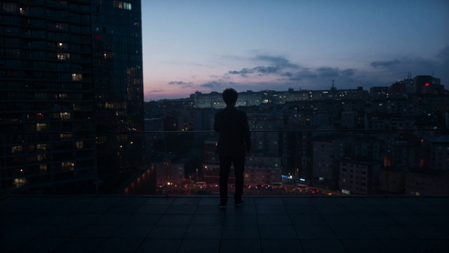 Video Reference: Cloud, Sky, Atmosphere, Building, World, Afterglow, Dusk, Plant, Atmospheric phenomenon, Tower block