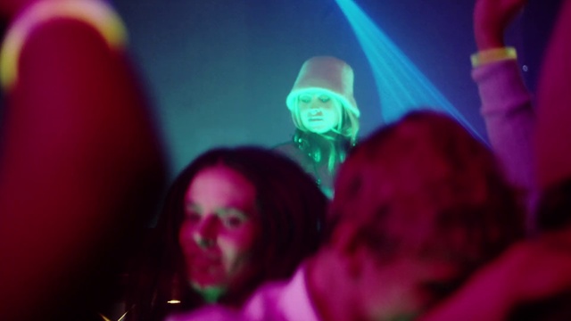 Video Reference: Purple, Music, Performing arts, Musician, Music artist, Concert, Pink, Artist, Entertainment, Violet