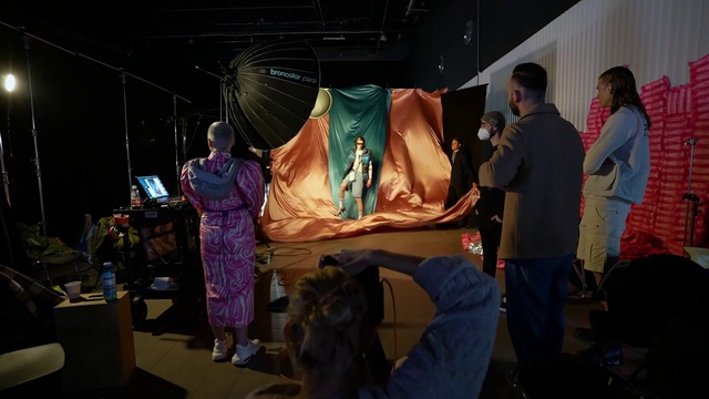 Video Reference: Entertainment, Performing arts, Event, Fashion design, Tent, Automotive design, Fun, Leisure, Luggage and bags, Visual arts