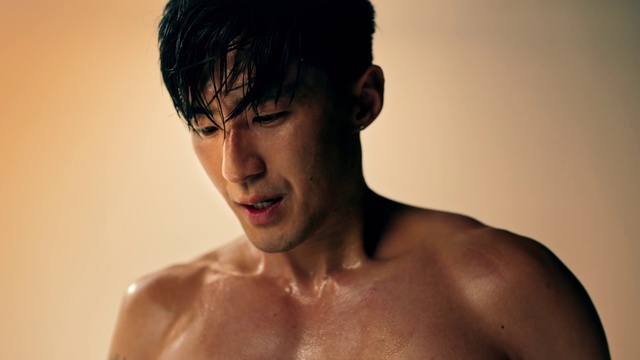 Video Reference: Forehead, Nose, Hair, Cheek, Skin, Lip, Chin, Hairstyle, Eyebrow, Shoulder