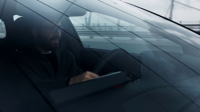 Video Reference: Car, Window, Hood, Motor vehicle, Vehicle, Automotive design, Automotive lighting, Automotive exterior, Vehicle door, Automotive mirror