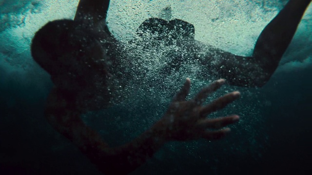 Video Reference: Water, Leg, Azure, Human body, Underwater, Organism, Gesture, Aqua, Tints and shades, Recreation