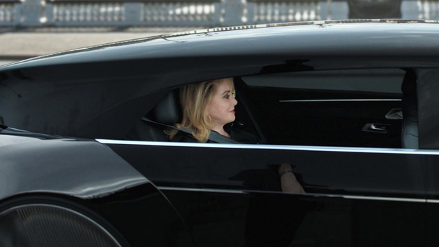 Video Reference: Vehicle, Car, Motor vehicle, Hood, Automotive lighting, Automotive design, Automotive mirror, Automotive exterior, Mode of transport, Personal luxury car