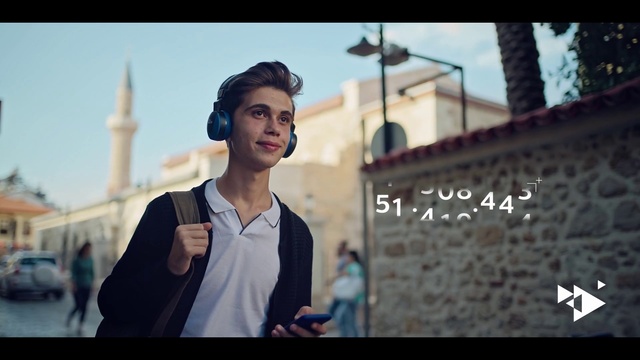 Video Reference: Sky, Flash photography, Happy, Gesture, Street fashion, Travel, Cool, Blazer, Eyewear, Electric blue