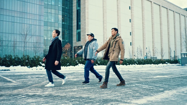 Video Reference: Jeans, Trousers, Shoe, Leg, People in nature, Building, Gesture, Street fashion, Jacket, Happy