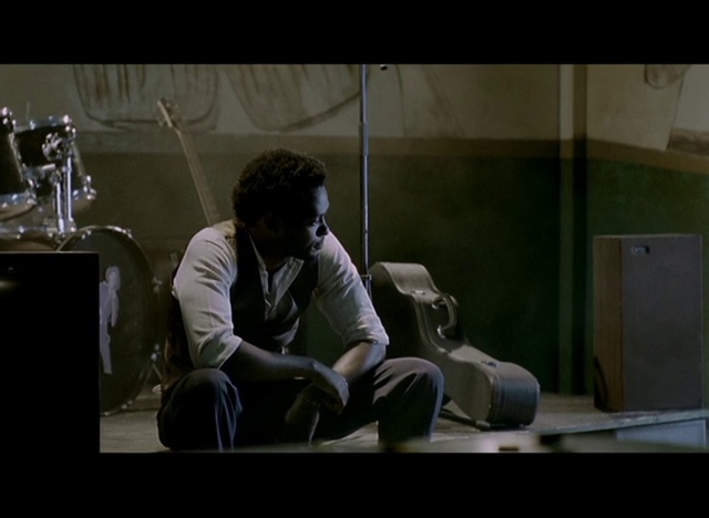 Video Reference: Flash photography, Comfort, Event, White-collar worker, Sitting, Room, Display device, Glass, Public transport, Luxury vehicle