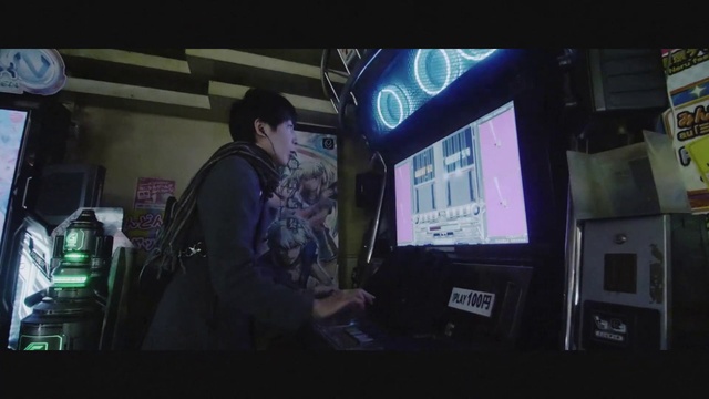 Video Reference: Purple, Personal computer, Entertainment, Computer, Musician, Audio equipment, Music, Event, Electronic instrument, Display device