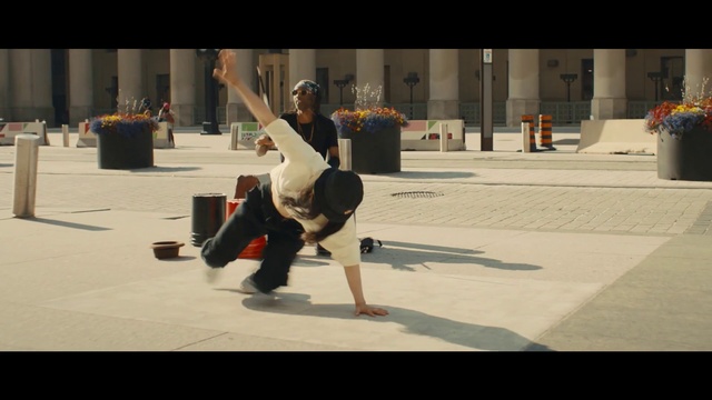 Video Reference: Hip-hop dance, Plant, B-boying, Street stunts, Flooring, Street dance, Performing arts, Happy, Entertainment, Event