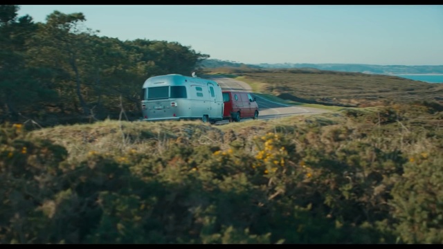 Video Reference: Sky, Plant, Vehicle, Plant community, Motor vehicle, Automotive lighting, Window, Tree, Tire, Mode of transport