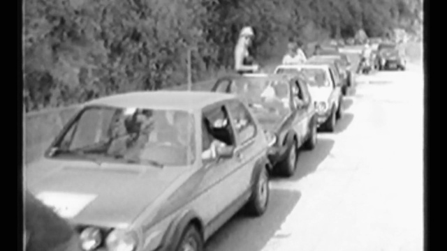 Video Reference: Tire, Wheel, Car, Land vehicle, Vehicle, Motor vehicle, Automotive design, Automotive exterior, Classic car, Classic