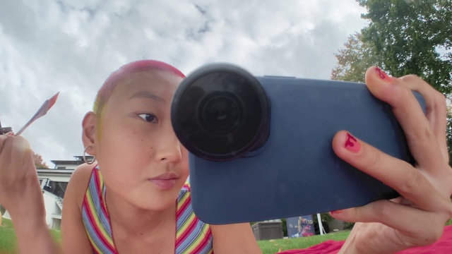 Video Reference: Sky, Cloud, Eyewear, Happy, Finger, Pink, Tree, Leisure, Travel, Fun