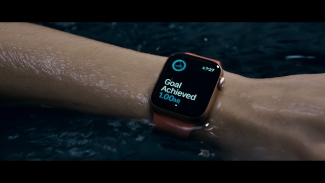 Video Reference: Watch, Liquid, Water, Fluid, Gadget, Finger, Communication Device, Clock, Material property, Wrist