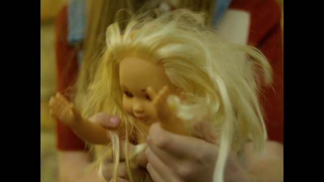 Video Reference: Eyelash, Toy, Doll, Wig, Fawn, Happy, Bangs, Hime cut, Layered hair, Cg artwork