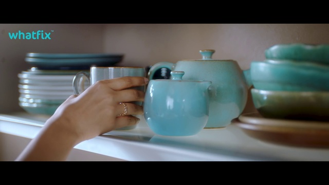 Video Reference: Tableware, Drinkware, Dishware, Cup, Serveware, Gesture, Porcelain, Pottery, Computer keyboard, Gas