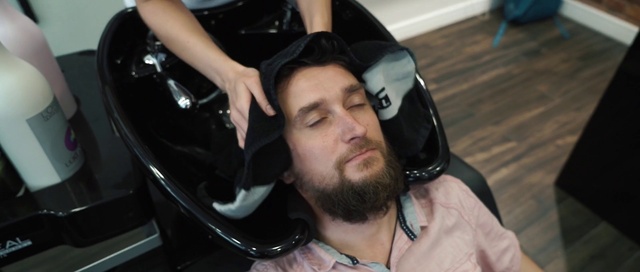 Video Reference: Forehead, Eyebrow, Beard, Ear, Jaw, Eyewear, Cool, Eyelash, Audio equipment, Headgear