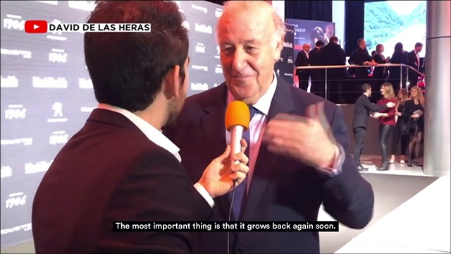 Video Reference: Head, Product, Coat, Microphone, Tie, Gesture, Formal wear, Eyewear, Suit, Event