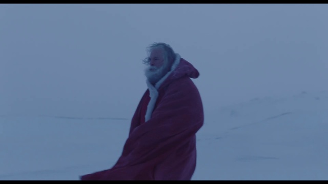 Video Reference: Sky, Sleeve, Gesture, Rectangle, Electric blue, Slope, Magenta, Landscape, Happy, Cloud