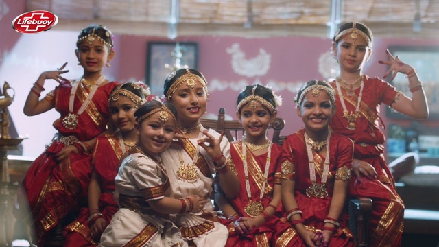 Video Reference: Smile, Hairstyle, Temple, Dress, Entertainment, Happy, Performing arts, Adaptation, Jewellery, Event