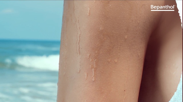 Video Reference: Water, Wood, Thigh, Knee, Elbow, Waist, Human leg, Beach, Trunk, Sky