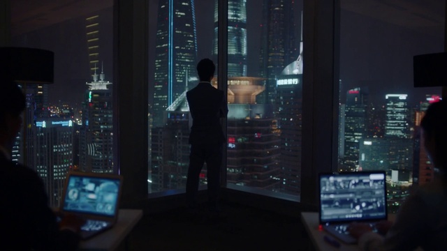 Video Reference: Building, Skyscraper, Standing, Electricity, Display device, Space, Darkness, Electronic device, Technology, Multimedia