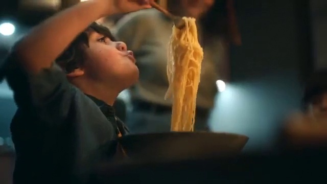 Video Reference: Food, Flash photography, Gesture, Performing arts, Entertainment, Event, Heat, Dish, Happy, Fun