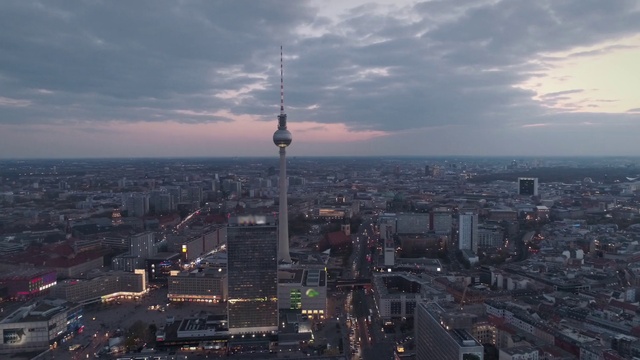 Video Reference: Cloud, Sky, Skyscraper, Atmosphere, Building, Tower, Dusk, Tower block, Architecture, Urban design