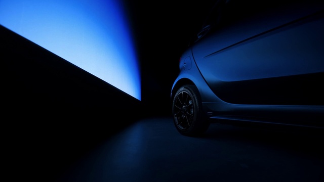 Video Reference: Wheel, Tire, Vehicle, Automotive lighting, Hood, Automotive tire, Car, Window, Alloy wheel, Automotive design