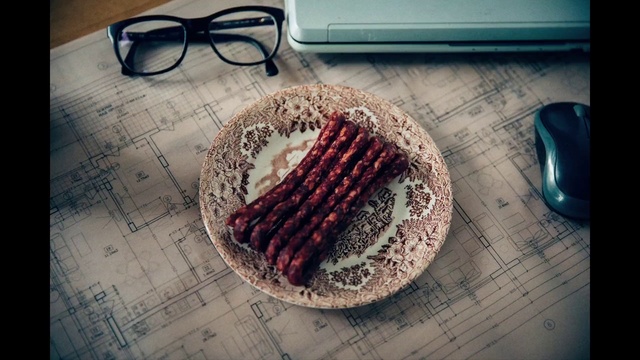 Video Reference: Food, Glasses, Tableware, Vision care, Blue, Ingredient, Recipe, Dishware, Plate, Goggles