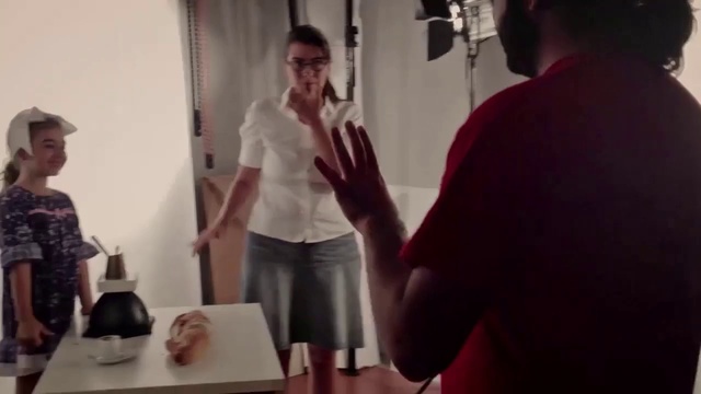 Video Reference: Joint, Shoulder, Gesture, Table, T-shirt, Elbow, Fun, Event, Wrist, Curtain