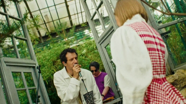 Video Reference: Outerwear, Shirt, Human, Natural environment, Botany, Organism, Plant, Tartan, Leisure, Adaptation