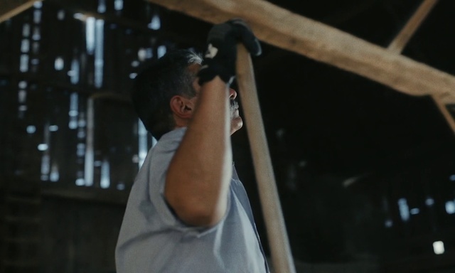 Video Reference: Microphone, Entertainment, Musician, Music, Public address system, Elbow, Audio equipment, T-shirt, Event, Music artist