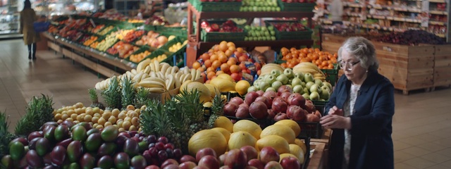 Video Reference: Food, Fruit, Natural foods, Selling, Plant, Ingredient, Greengrocer, Food group, Staple food, Whole food