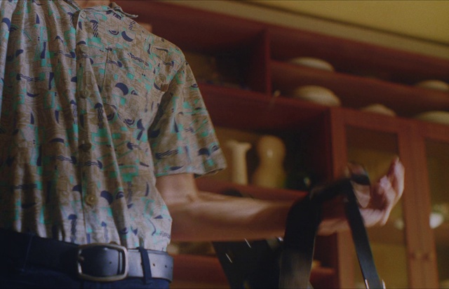 Video Reference: Sleeve, T-shirt, Street fashion, Elbow, Wood, Fashion design, Event, Pianist, Laptop, Pattern