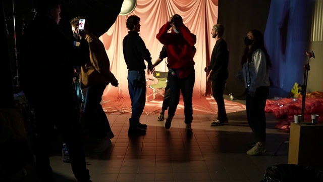 Video Reference: Shoe, Curtain, Music, Performing arts, Fashion design, Choreography, Entertainment, Performance art, Dance, Event