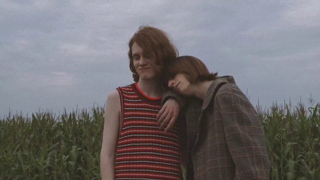 Video Reference: Face, Cloud, Sky, Plant, Smile, People in nature, Flash photography, Happy, Standing, Gesture