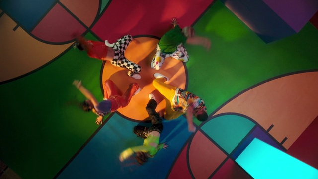 Video Reference: Organism, Leisure, Grass, Recreation, Fun, Fictional character, Art, Animation, Pc game, Animated cartoon