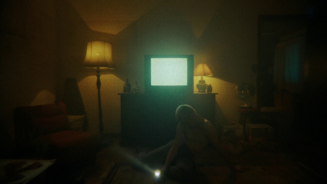 Video Reference: Lamp, Tints and shades, Audio equipment, House, Cloud, Wood, Darkness, Entertainment, Event, Living room