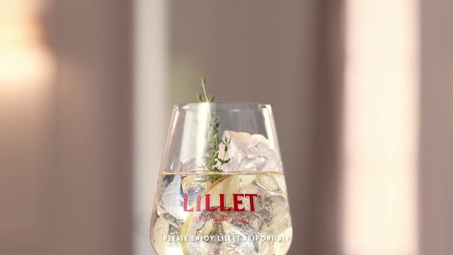 Video Reference: Liquid, Drinkware, Fluid, Barware, Tableware, Drink, Glass bottle, Glass, Font, Highball glass