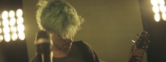 Video Reference: Microphone, Jaw, Musical instrument, Flash photography, Microphone stand, Musician, Entertainment, Performing arts, Music, Audio equipment