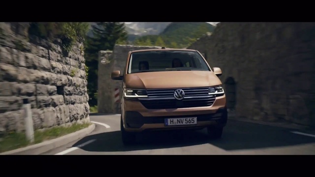 Video Reference: Automotive parking light, Vehicle registration plate, Vehicle, Grille, Car, Automotive lighting, Hood, Automotive tire, Automotive design, Tire