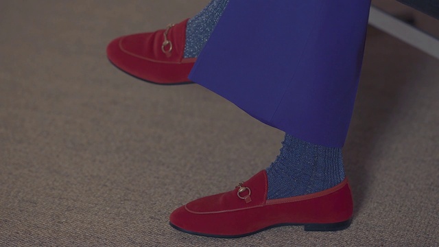 Video Reference: Leg, Human body, Dress, Basic pump, Street fashion, Knee, Court shoe, Foot, Human leg, Electric blue