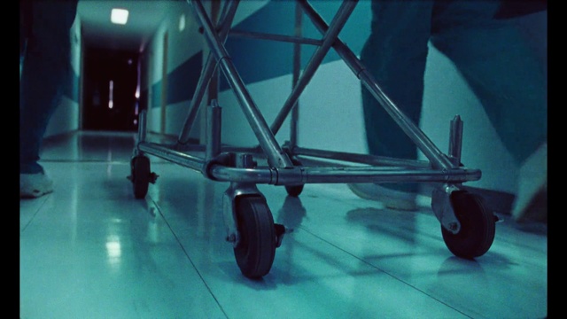 Video Reference: Wheel, Tire, Bicycle tire, Triangle, Rim, Bicycle, Bicycle frame, Bicycle part, Automotive tire, Electric blue