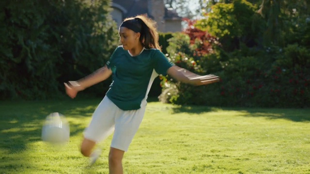 Video Reference: Plant, Happy, People in nature, Grass, Tree, Knee, Leisure, Thigh, Grassland, Recreation