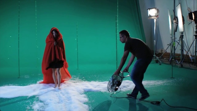 Video Reference: Water, Shorts, Leisure, Recreation, Swimming pool, Surfing Equipment, Event, Surfboard, T-shirt, Electric blue